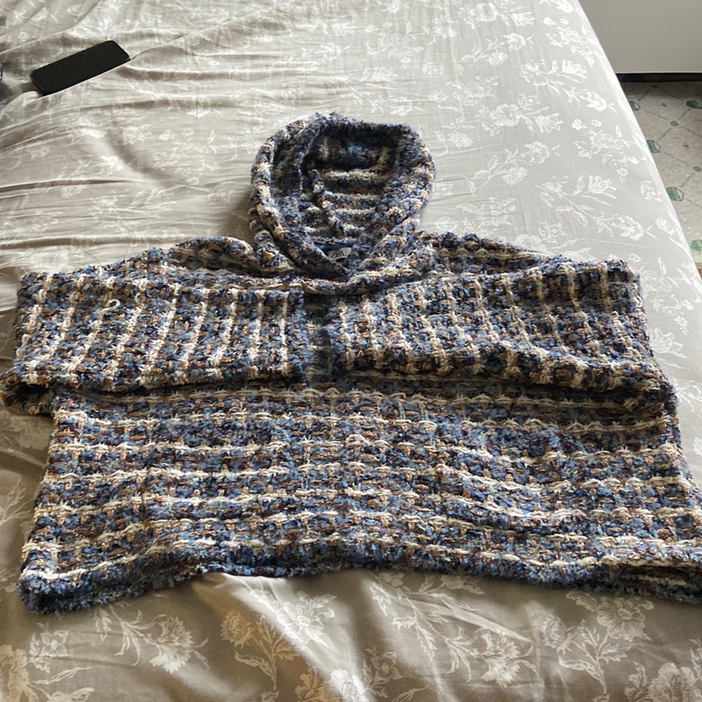 Sweater / hoodie